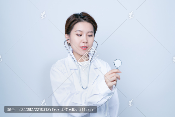 年輕女性醫(yī)生形象