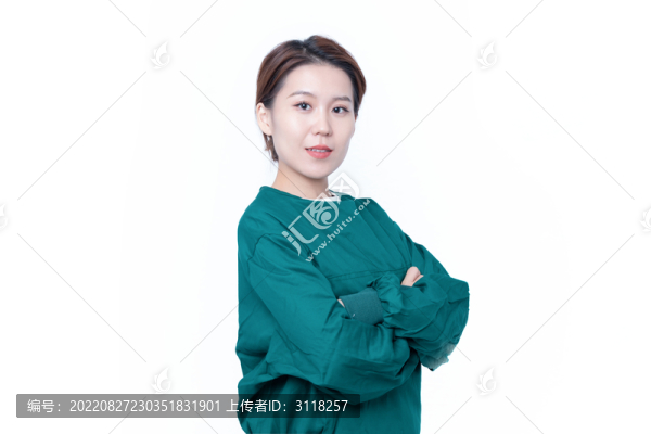 雙手抱胸醫(yī)療人員肖像特寫