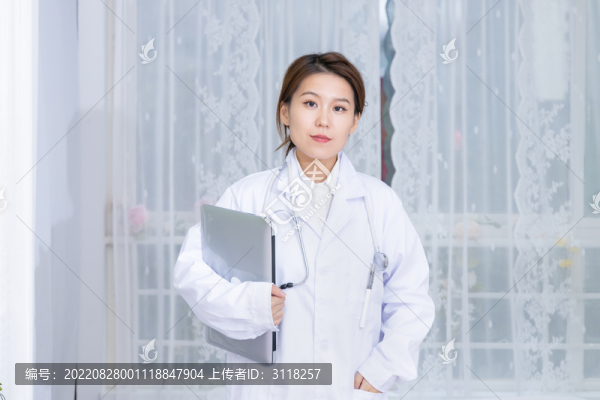 一位年輕女性醫(yī)生形象