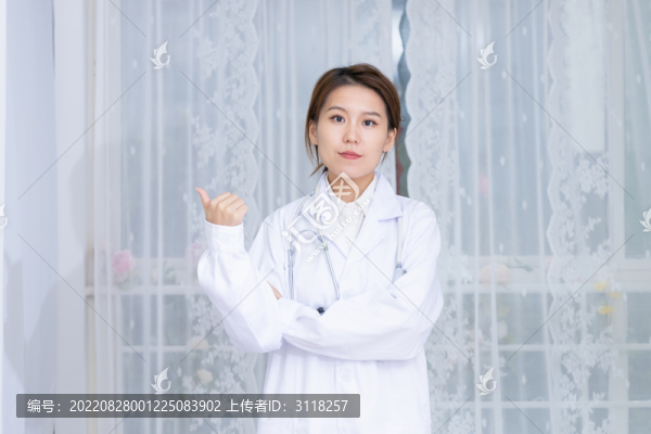 一位年輕女性醫(yī)生形象