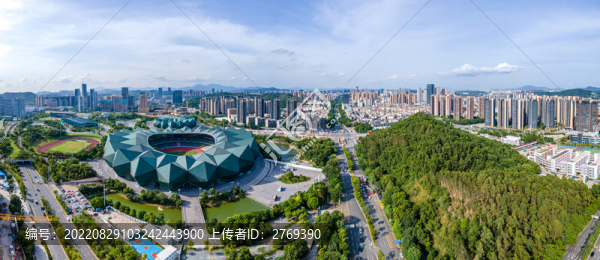 深圳市龍崗區(qū)的大運體育中心