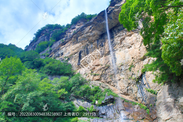 太白縣青峰峽景區(qū)瀑布