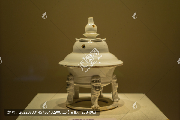 定瓷文物白釉圓托五獸足薰?fàn)t