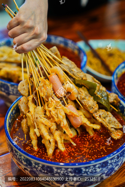 缽缽雞麻辣冷鍋串串冒菜成都