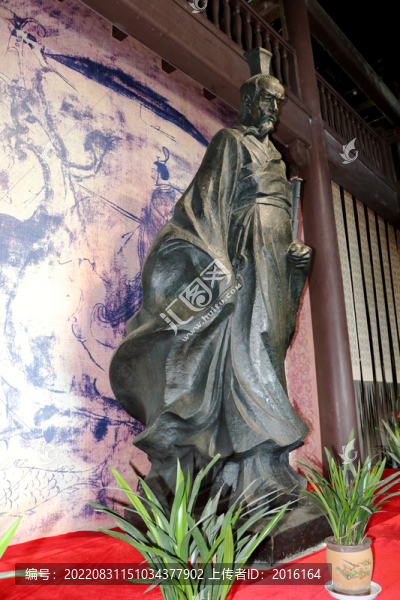 屈原故里的屈原雕像