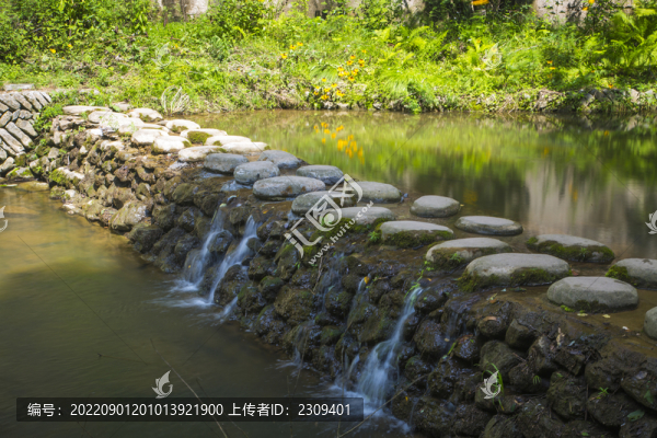 溪流