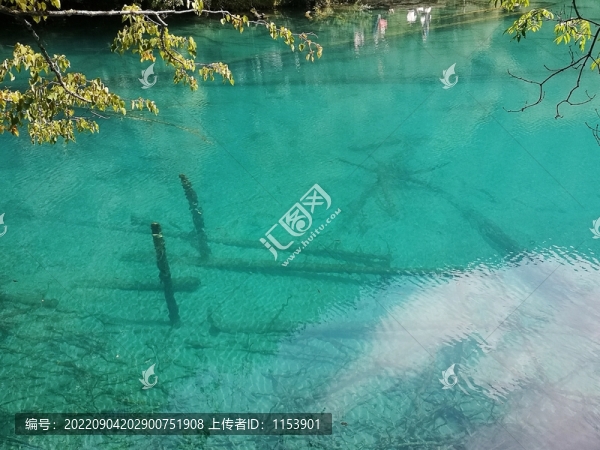 高山湖泊