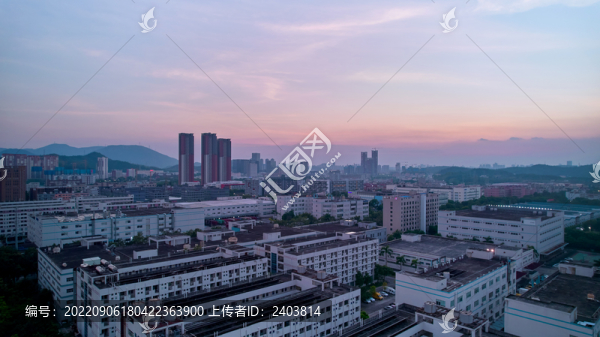 夜幕降臨深圳龍崗建筑高樓B