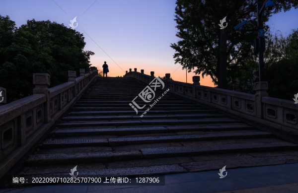 覓渡橋的黎明