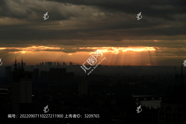一線霞光