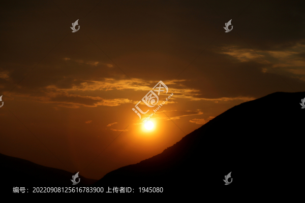 山中落日