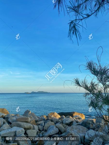 大海礁石海灘