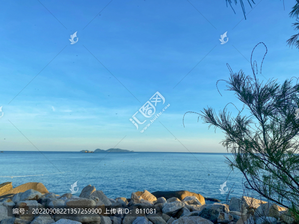 大海礁石海灘