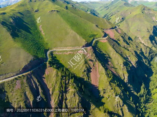 航拍新疆獨庫公路沿途風(fēng)光