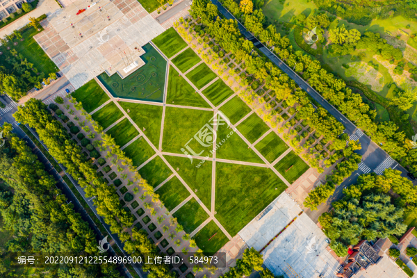 航拍鄭州大學(xué)主校區(qū)五星廣場