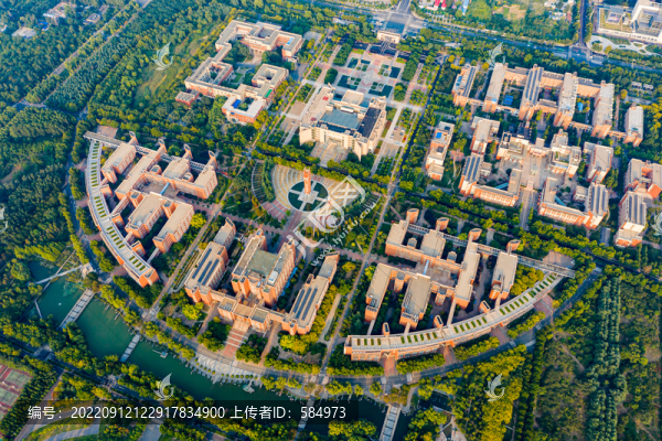 航拍鄭州大學(xué)主校區(qū)環(huán)形教學(xué)區(qū)