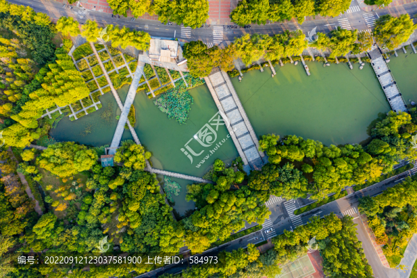 航拍鄭州大學(xué)主校區(qū)眉湖人工湖