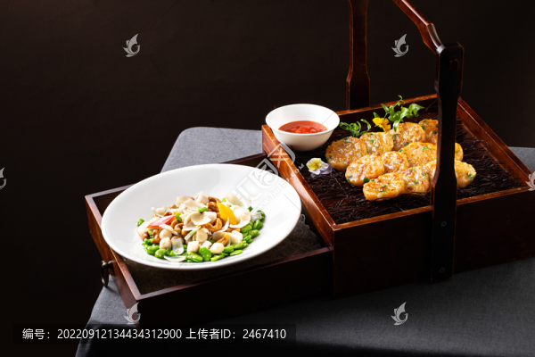 手工蝦餅拼碧綠百合釀鮮貝