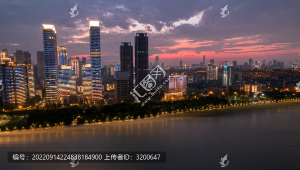 武漢晚霞城市天際線