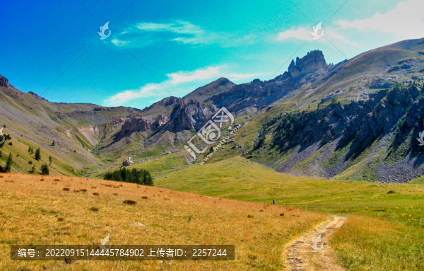 崇山峻嶺與山景