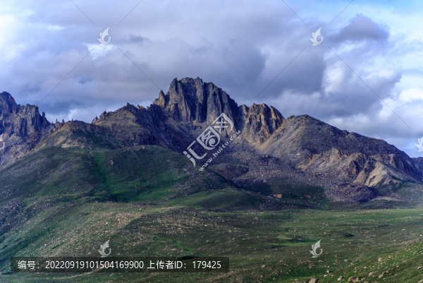 318國道巴塘姊妹海石頭山