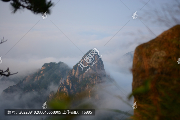 黃山奇峰