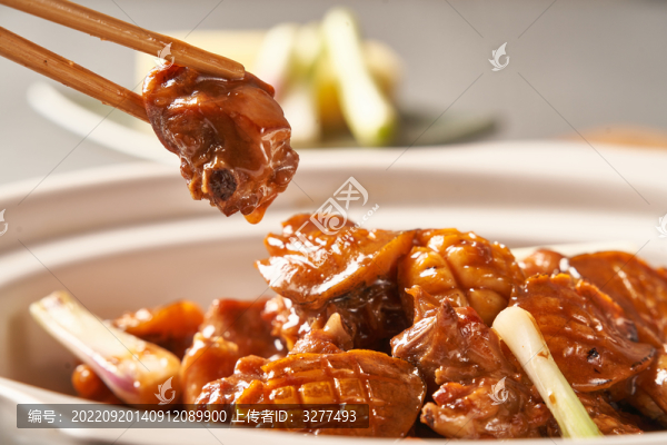 鮑魚燜雞