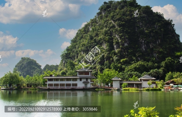 湖光山色水光倒影