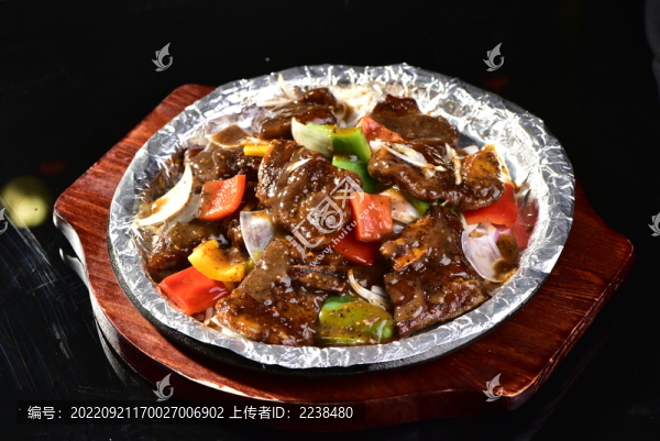 鐵板牛仔骨