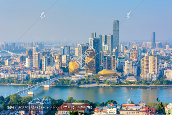 廣西柳州馬鞍山遠(yuǎn)眺城市風(fēng)光