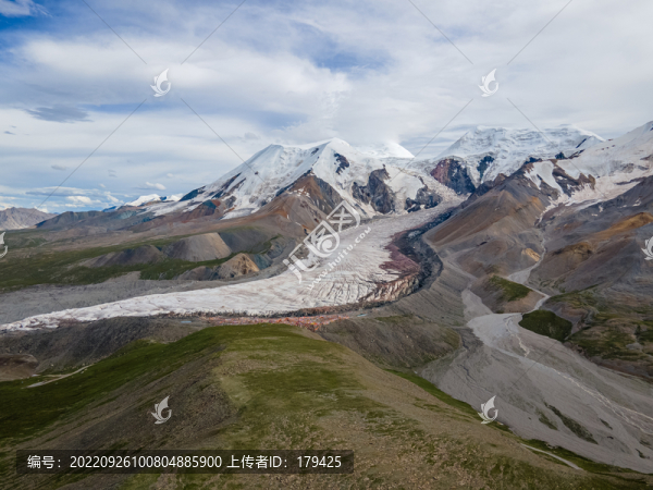 青海阿尼瑪卿雪山冰川航拍