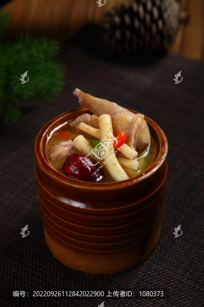 藥膳燉土雞盅