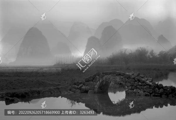 水墨山與橋