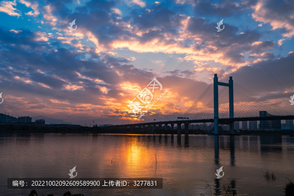 魁浦大橋的夕陽