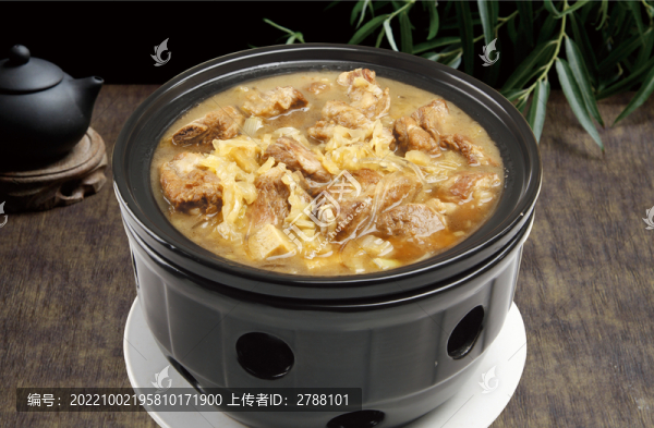 排骨酸菜