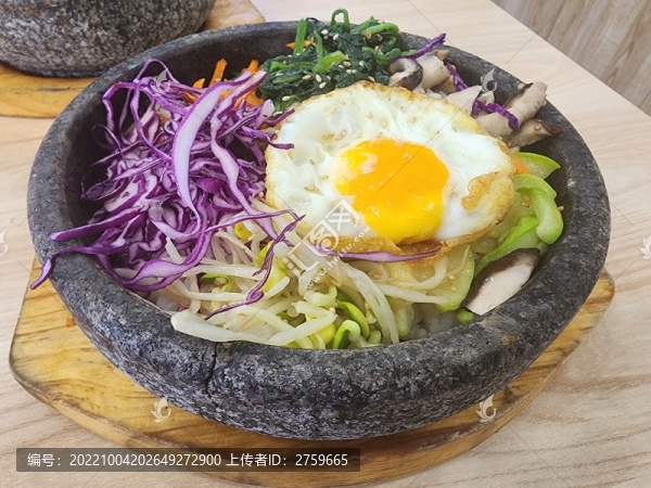 一碗韓式料理石鍋拌飯