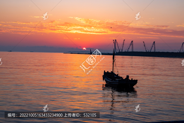 田橫島海岸朝霞漁船
