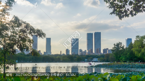 湖畔風(fēng)景