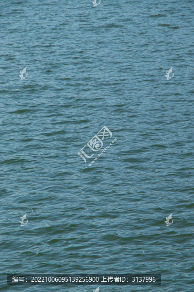 湖面波浪