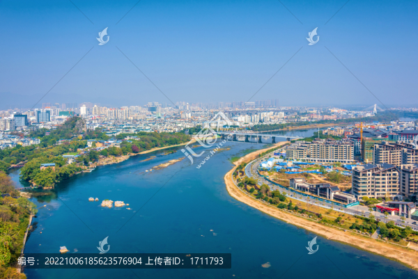 中國廣西桂林漓江沿岸虞山風(fēng)光