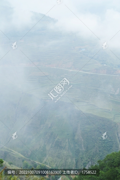 云霧山川