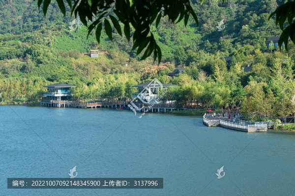 沿湖建筑