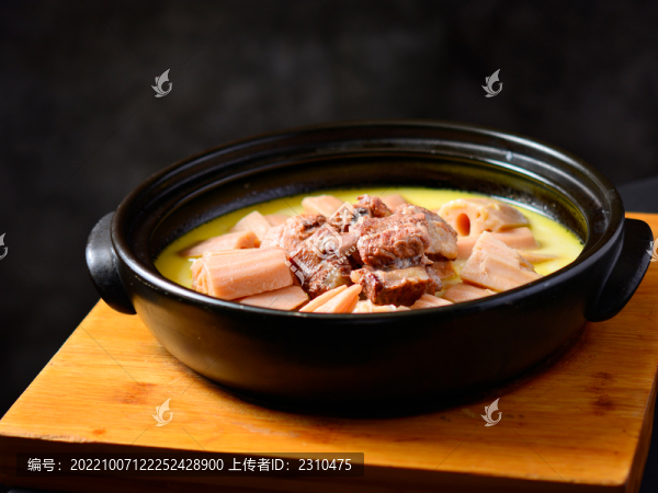 蓮藕煲排骨