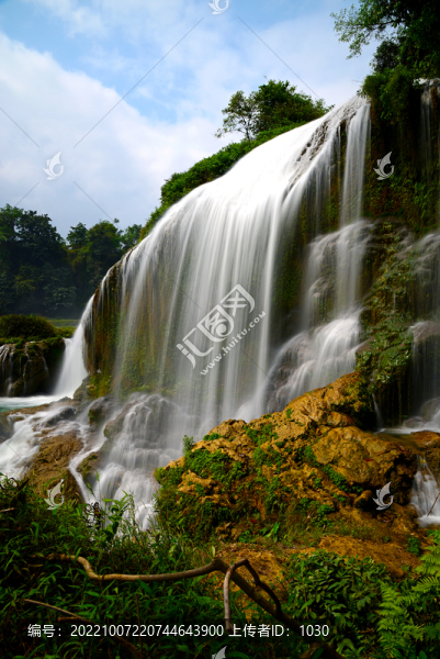 瀑布風(fēng)景