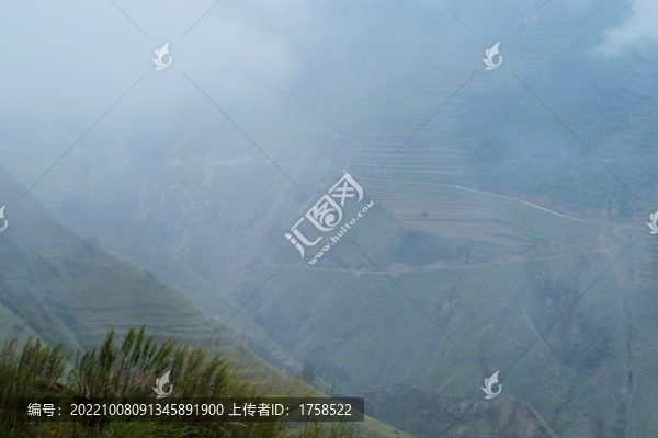 云霧山村