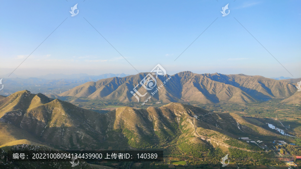 朝霞晚霞山巒剪影