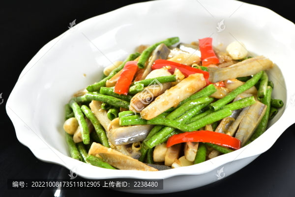 長(zhǎng)豆角炒藕條