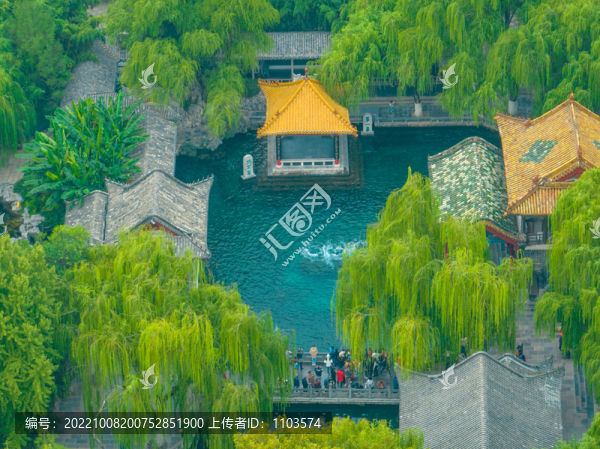 航拍濟(jì)南趵突泉公園
