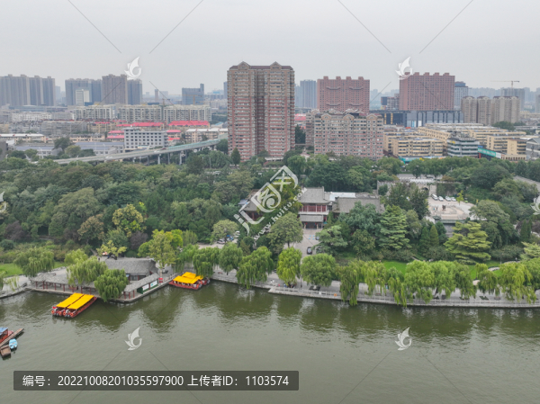 航拍濟(jì)南大明湖