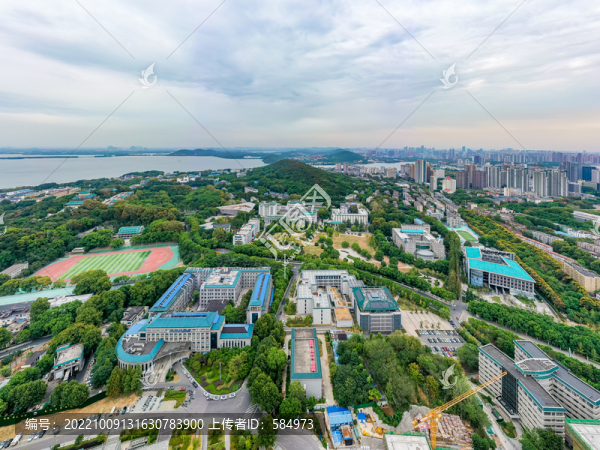 航拍武漢大學(xué)校園風(fēng)光